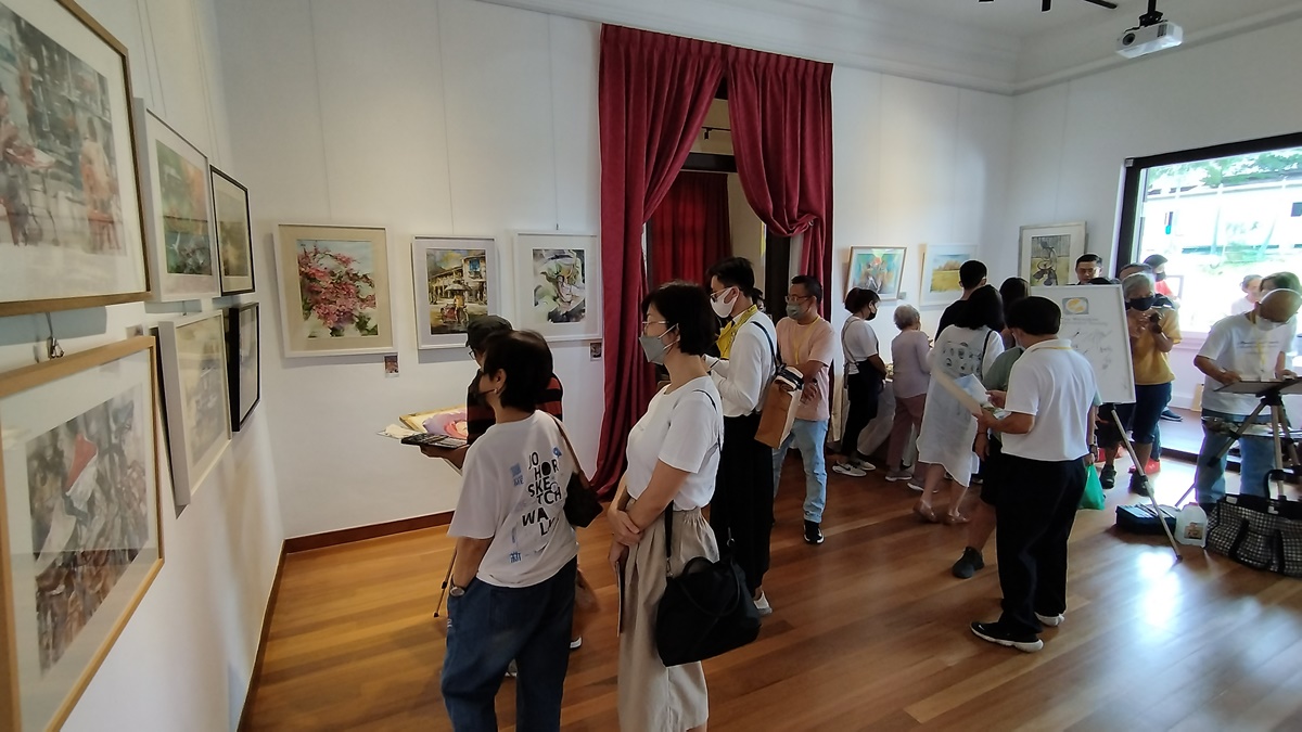 柔：特稿： 水彩画协会首移师新山办年展  百年建筑物展出逾50画家作品