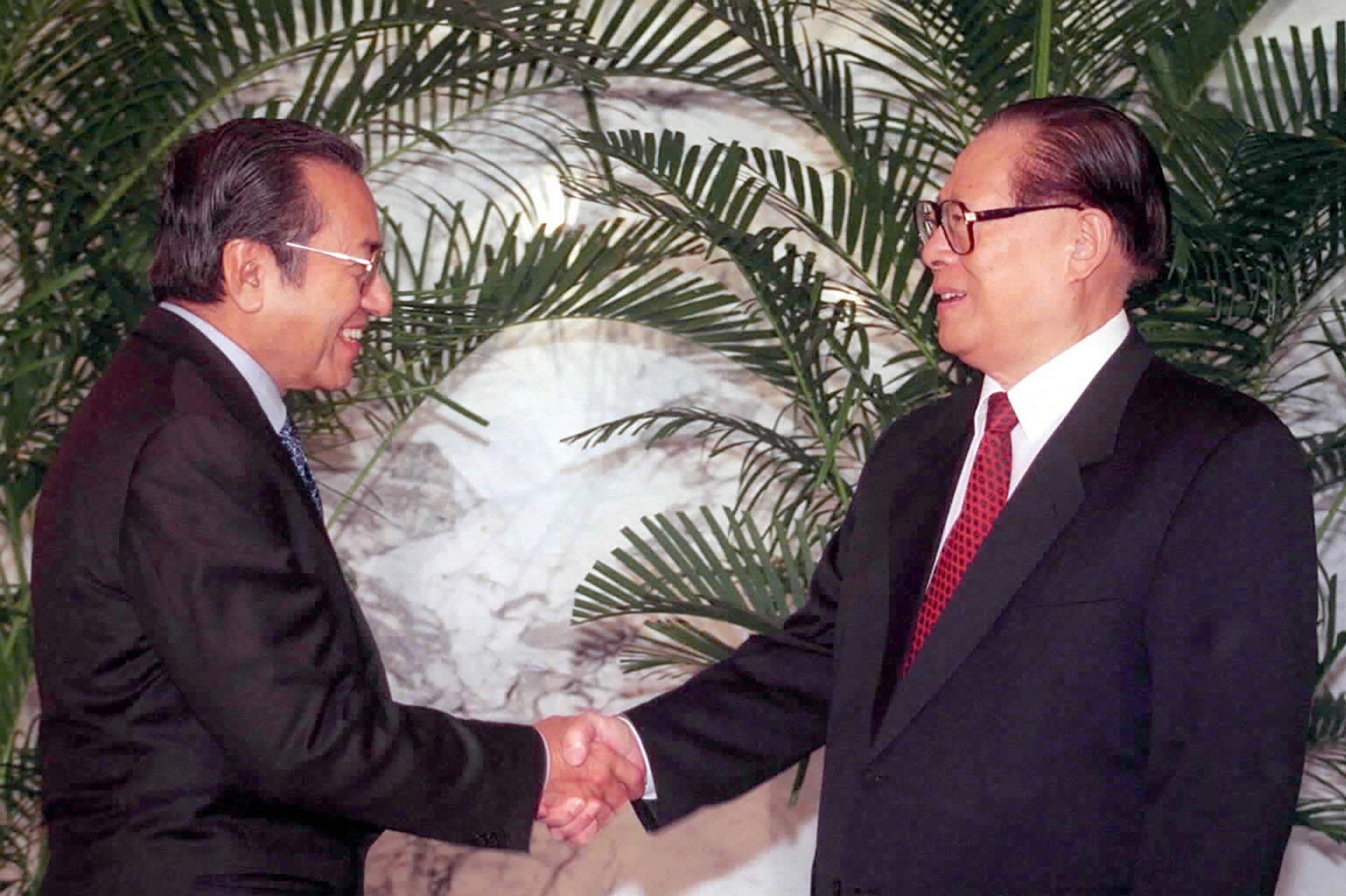 江泽民1994年访马  为双边发展奠基础