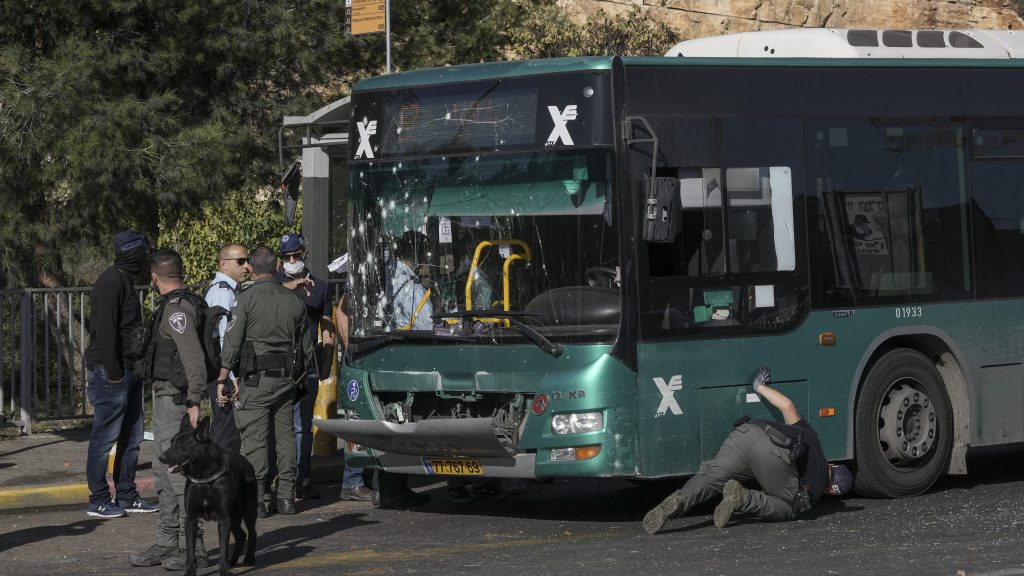 耶路撒冷2巴士站爆炸　最少1死14伤