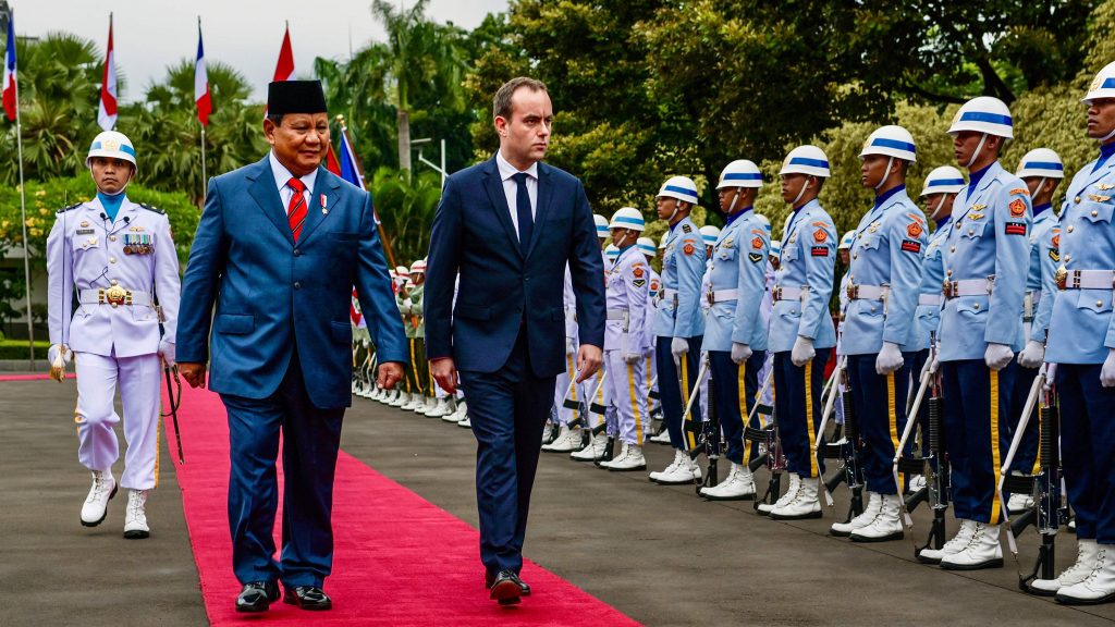 法国防长赞与印尼 “战略密切联系”