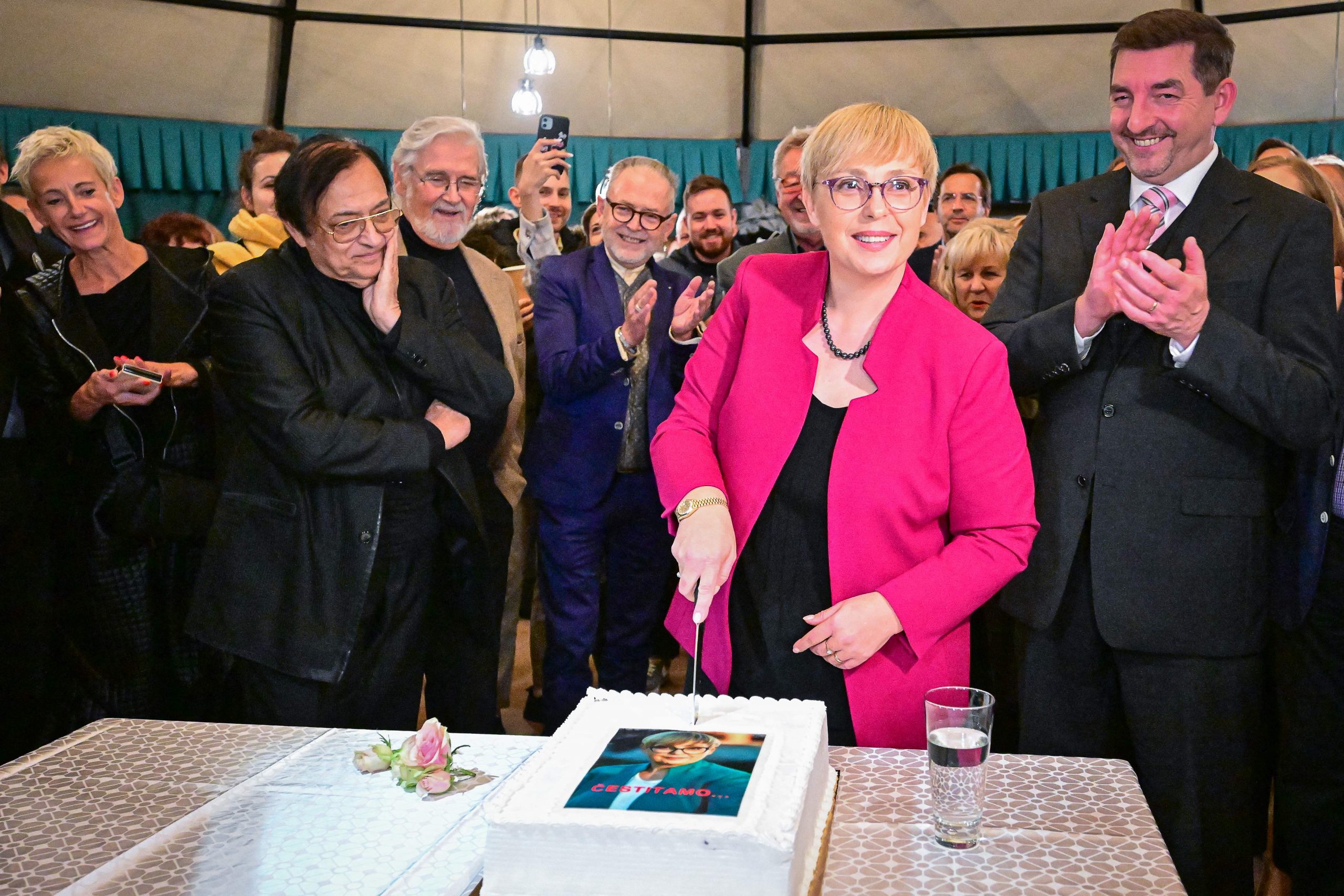 看世界／斯洛文尼亚大选 穆萨尔胜出成为国内首位女总统