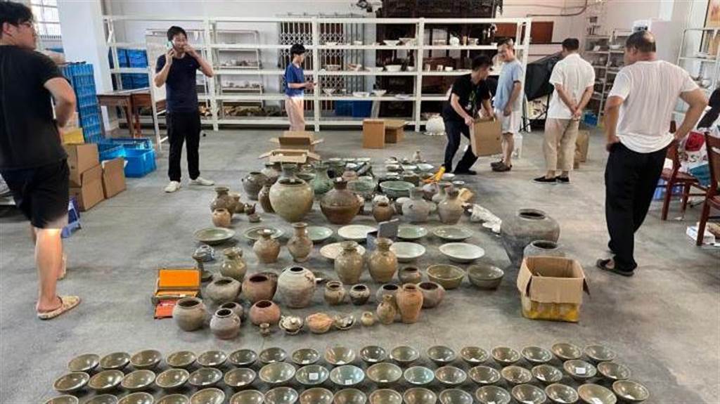 绍兴警方破获盗古墓集团 刑事强制47人追回上千件文物