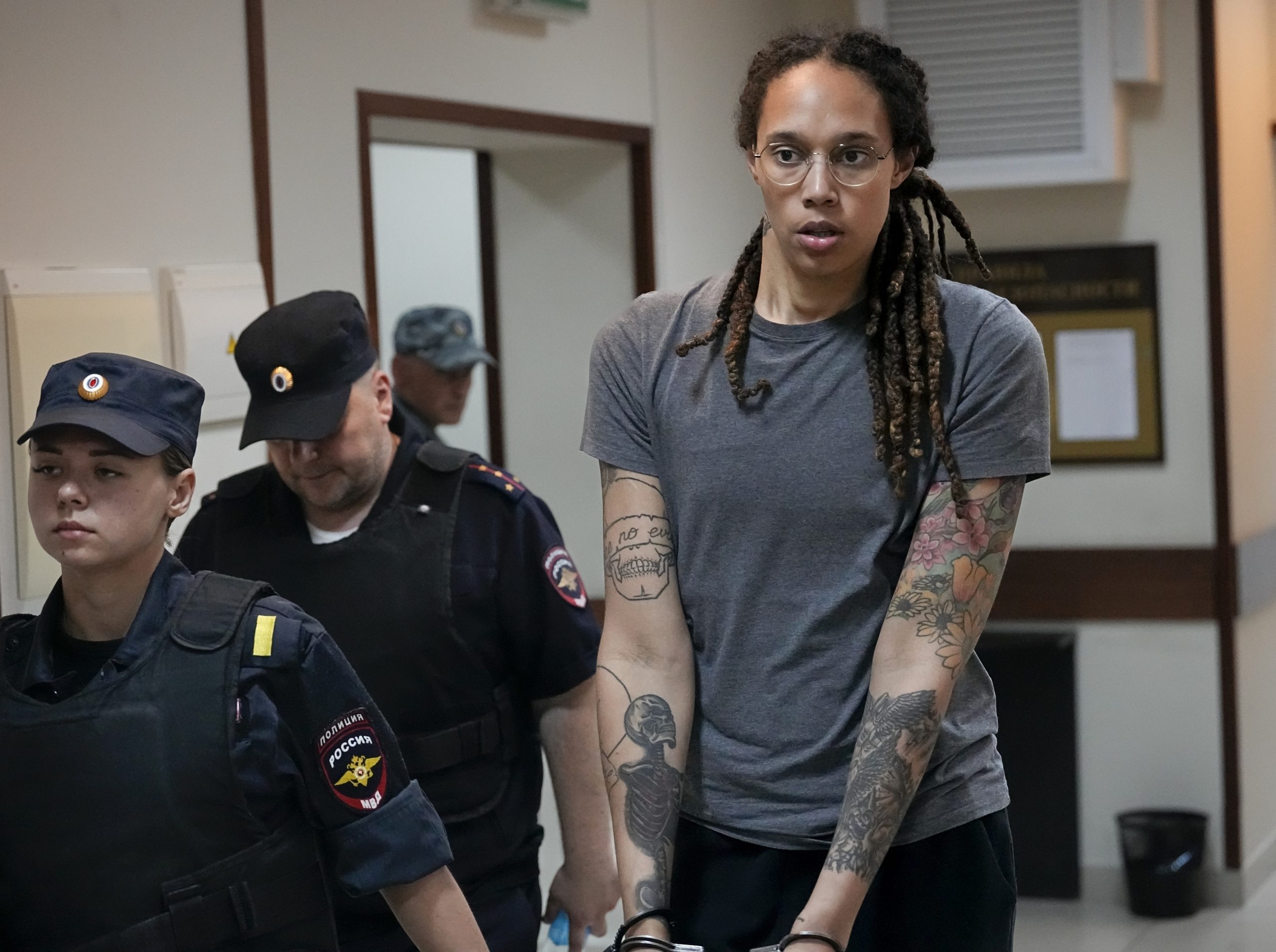 美国女篮球星格莱纳被俄罗斯判刑9年 已送流放地服刑