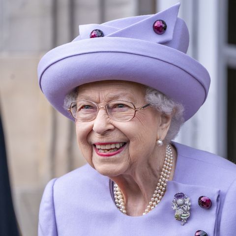 英女王并非因“年老”过世？ 新书揭露真实原因！
