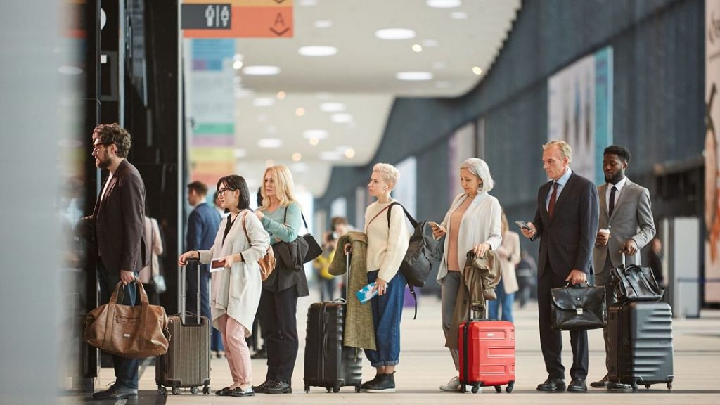 英机场将启用新扫描系统   笔电 液态物或无须取出随身行李