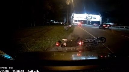 视频 | 女司机晚上救人心念正    “只担心伤者被大卡车撞倒”