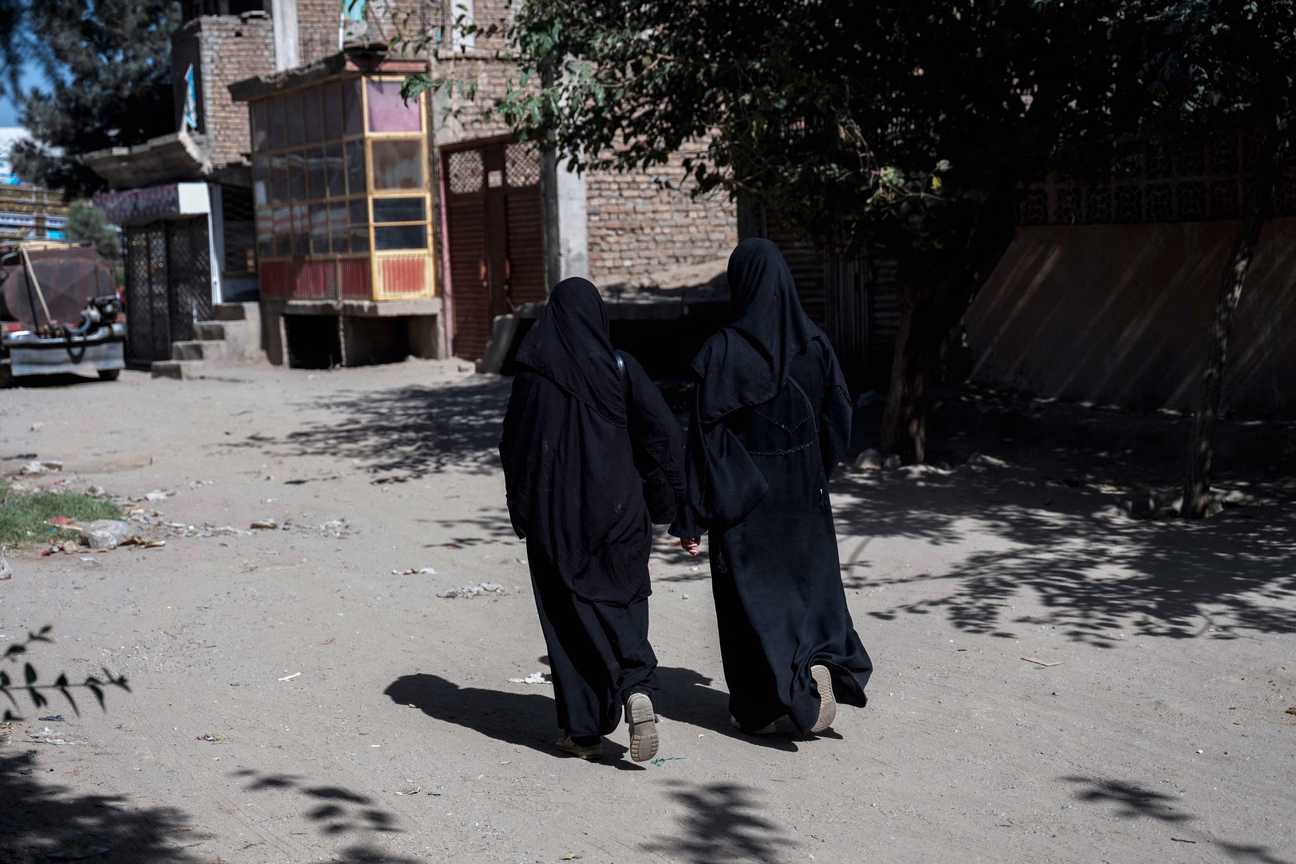 阿富汗全面实施伊斯兰教法 刑罚包括截肢石刑等