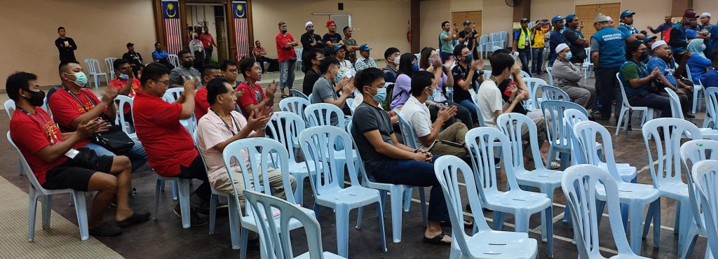 马来选民吹反风   国阵安顺1国2州全输