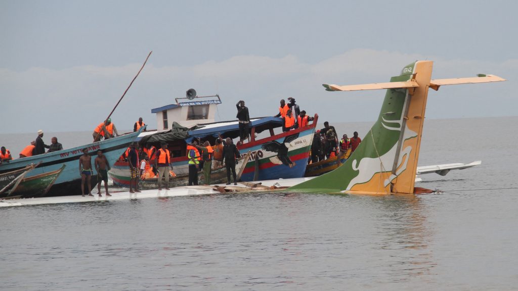 坦桑尼亚客机坠维多利亚湖 增至19人罹难