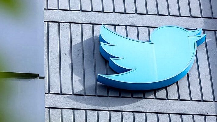 Twitter says layoffs to begin Friday