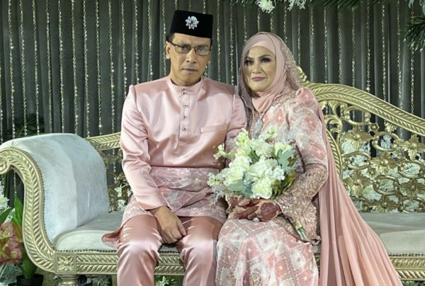 50岁马来歌手再婚 “我还有生育能力 想生儿子！”