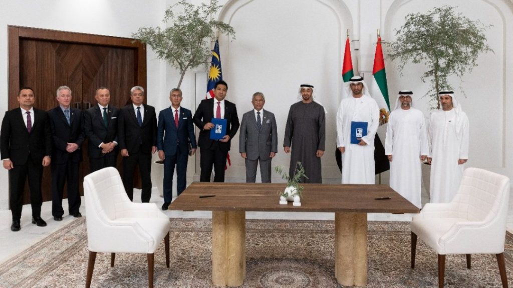 赛夫鲁缺席首次内阁会议 出席国油和阿联酋签约活动