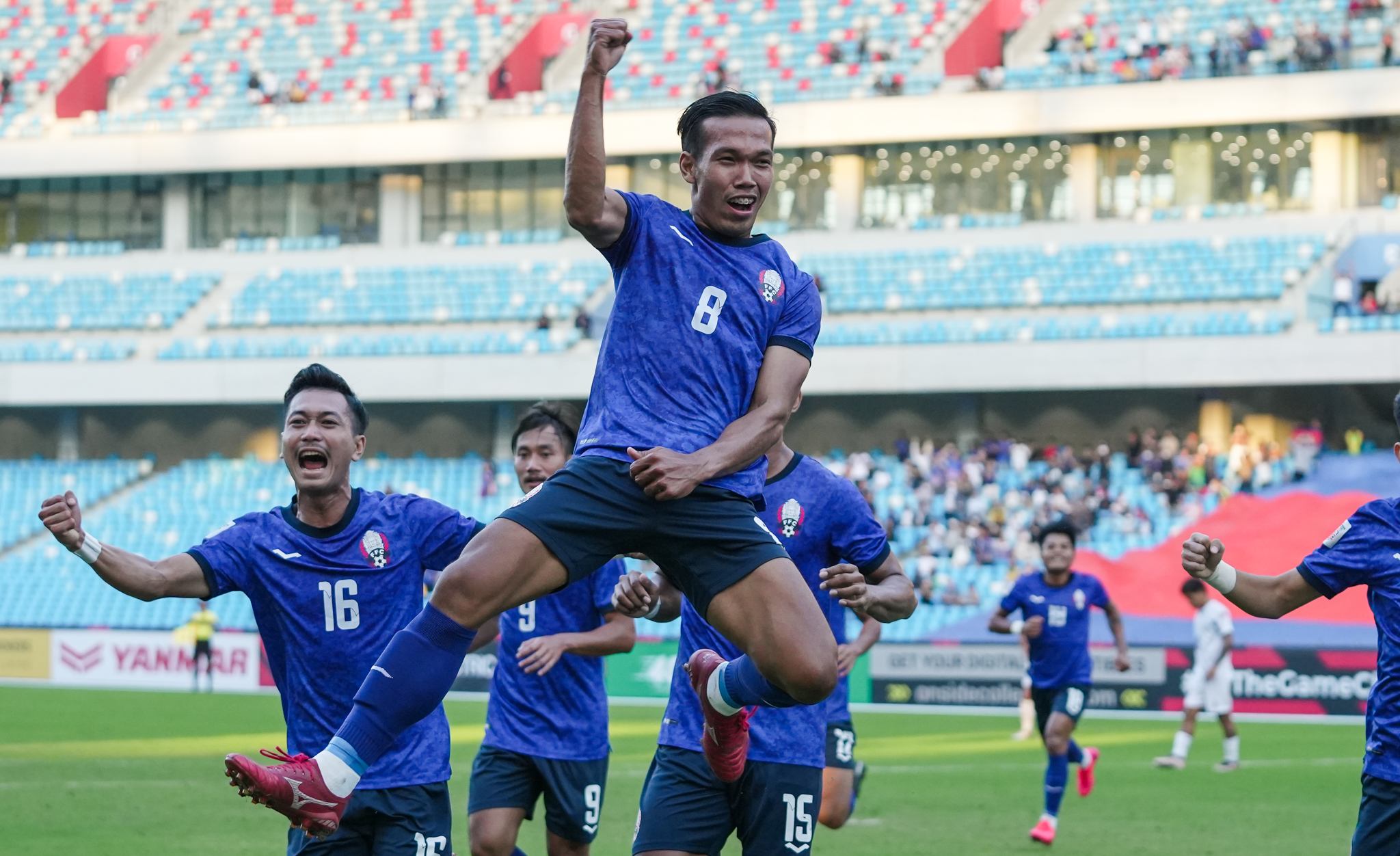 东南亚足球赛| 泰国轻松打响卫冕首炮  柬埔寨爆冷挫菲律宾