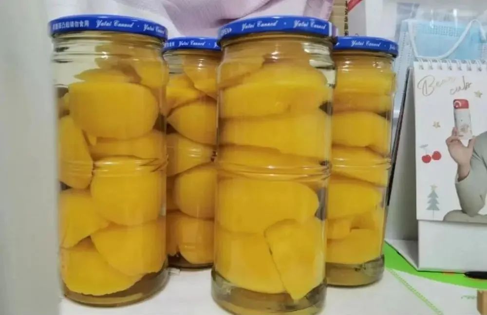 中国疫情大爆发，黄桃罐头被传可抗病毒也被屯货