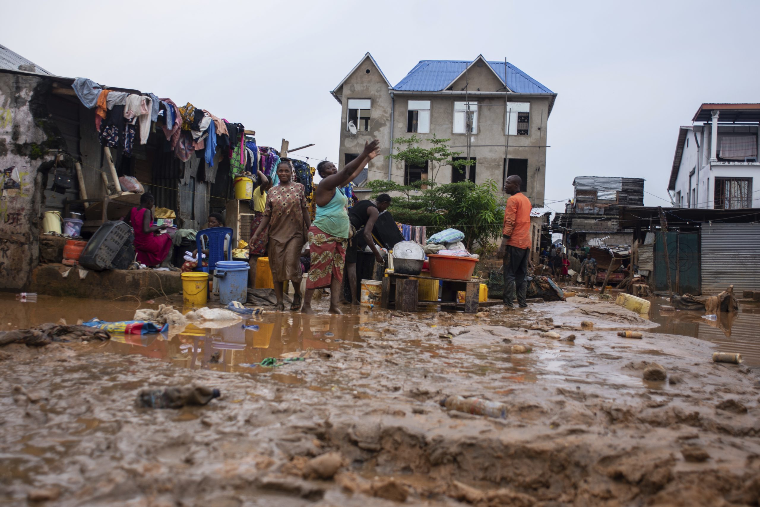 刚果民主共和国水灾和山泥倾泻　至少100人死亡