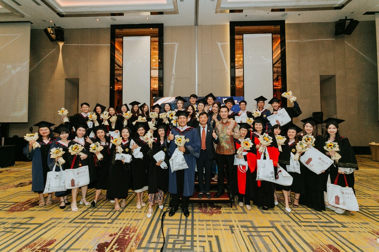北大马来西亚留学生毕业暨校友联谊晚宴   
