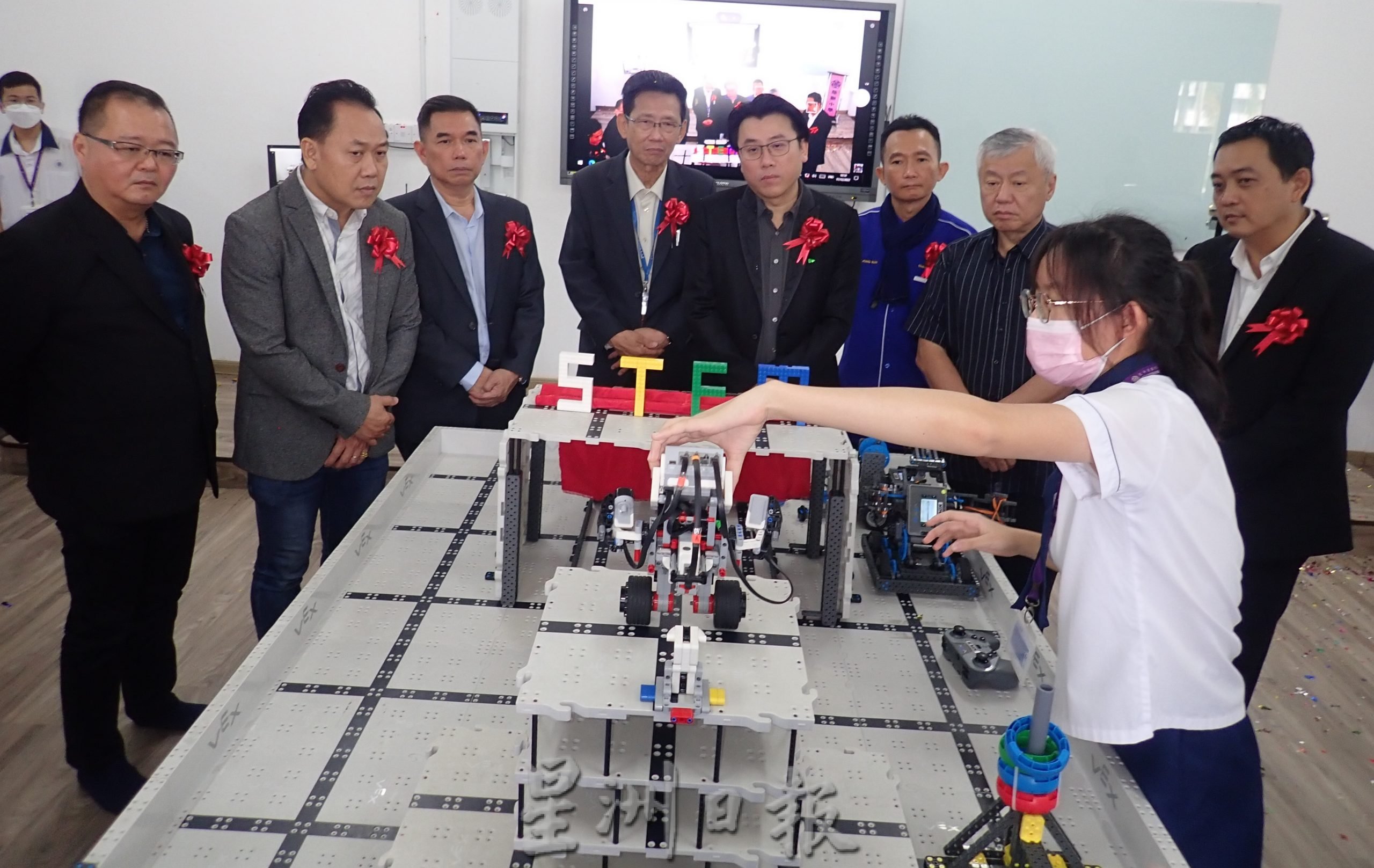 华联独中全国独中首间机器人学实验室启用