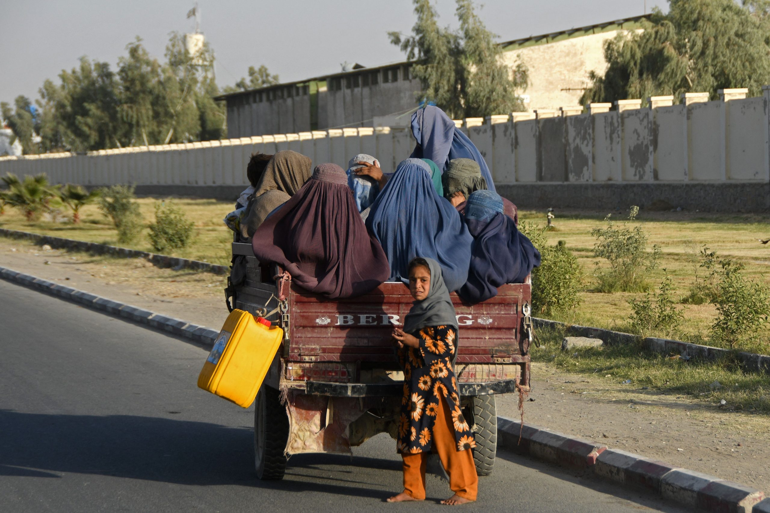 塔利班禁女性任职NGO后 4机构宣布暂停阿富汗工作
