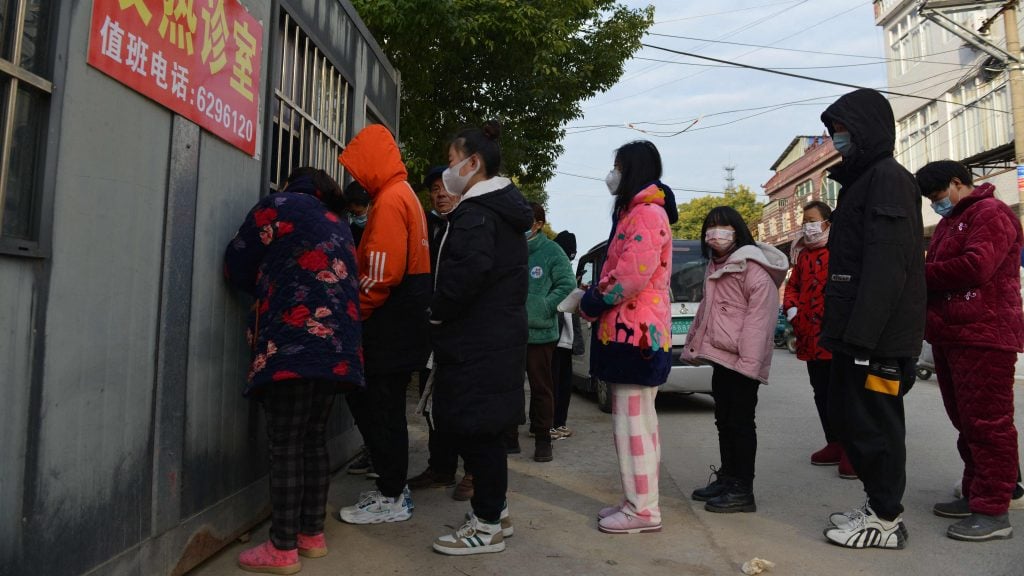北京疫情飙升 传半数医护染疫仍上班