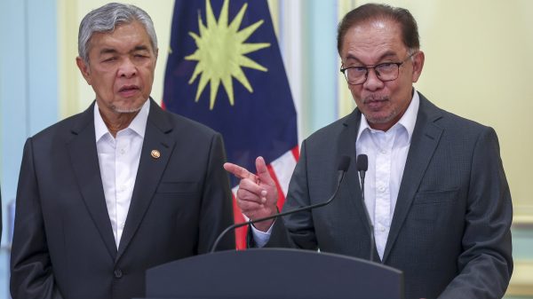 安华：某马来伊斯兰政党 选举资金来自博彩公司