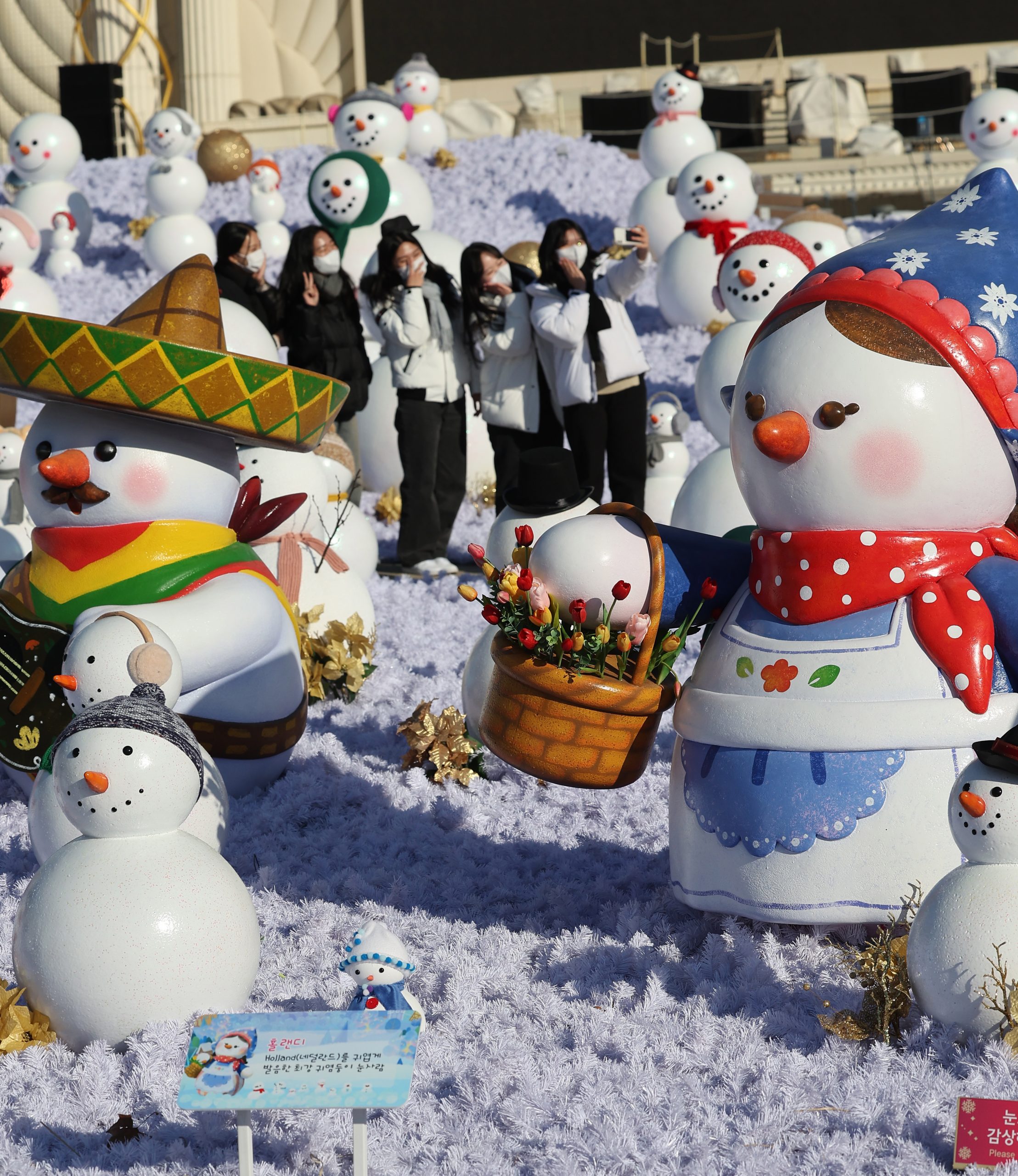 拚图SOUTH KOREA SNOWMEN:'Snowman World' in Seoul
