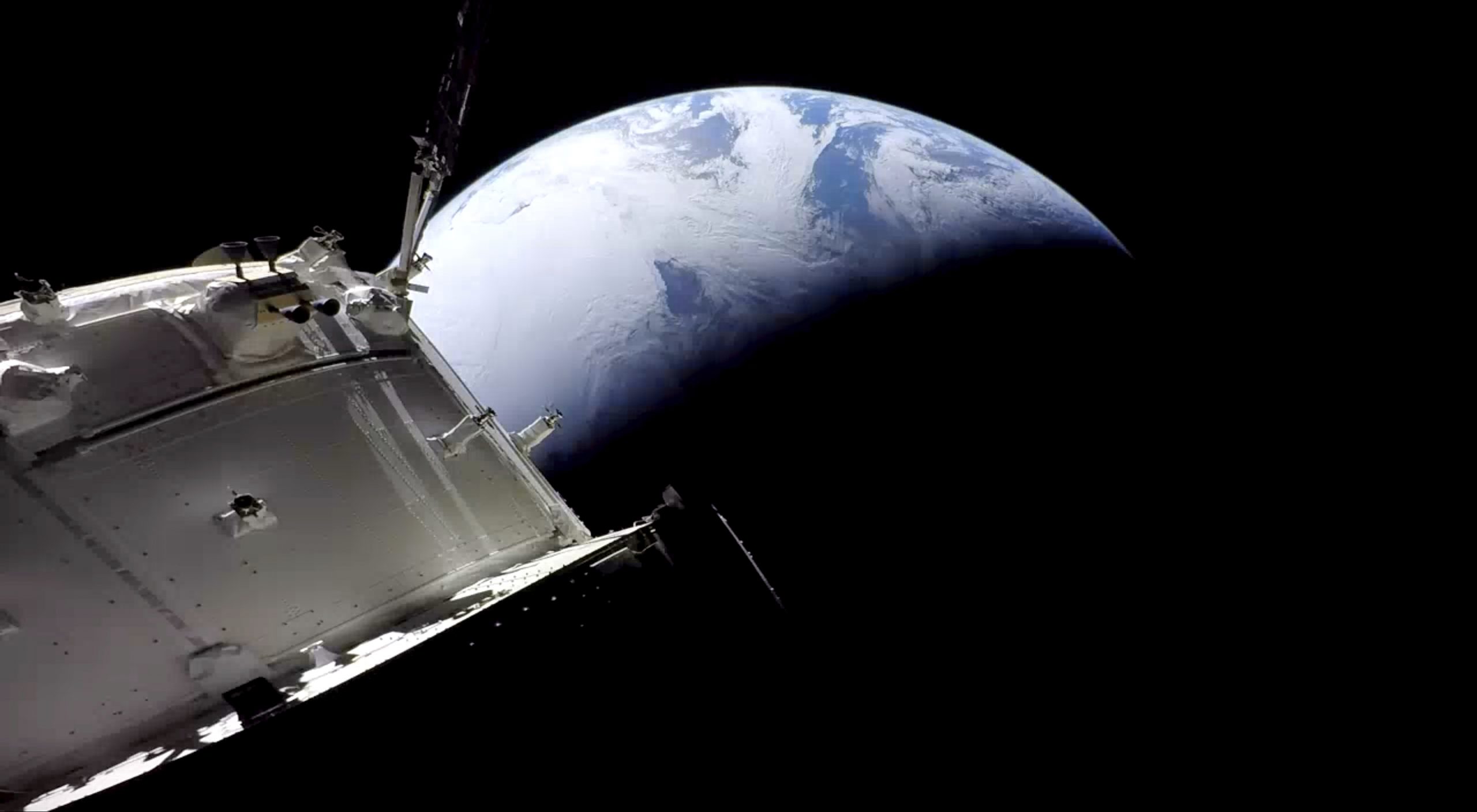 拼盘／NASA月球任务里程碑！“猎户座”飞船顺利返回地球
