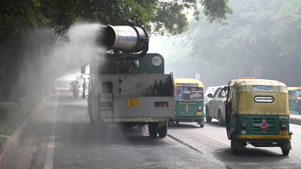 新德里雾霾笼罩 印度当局禁止民间营建工程