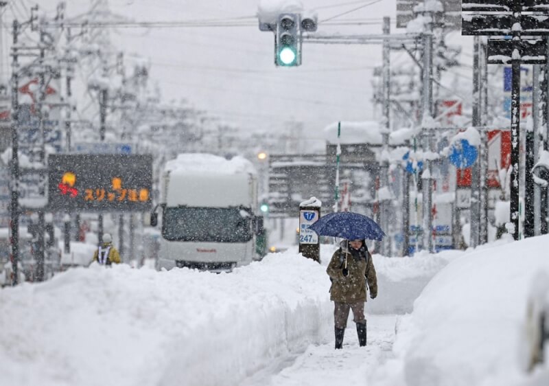日本新潟降“破纪录暴雪”　已酿5死40伤