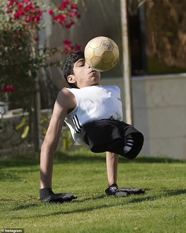 曾亮相卡塔尔世界杯开幕式   上无身少年故事激励人心