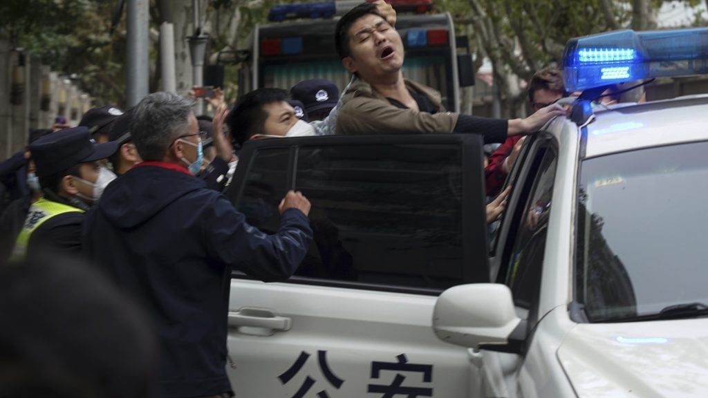 极力平息示威 中国警方用尖端科技追踪示威者