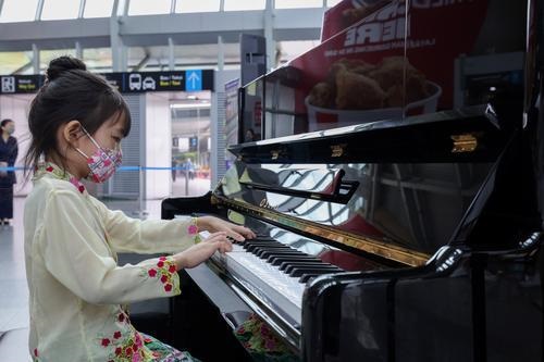 柔：今起一连三天，士乃国际机场办周末音乐节