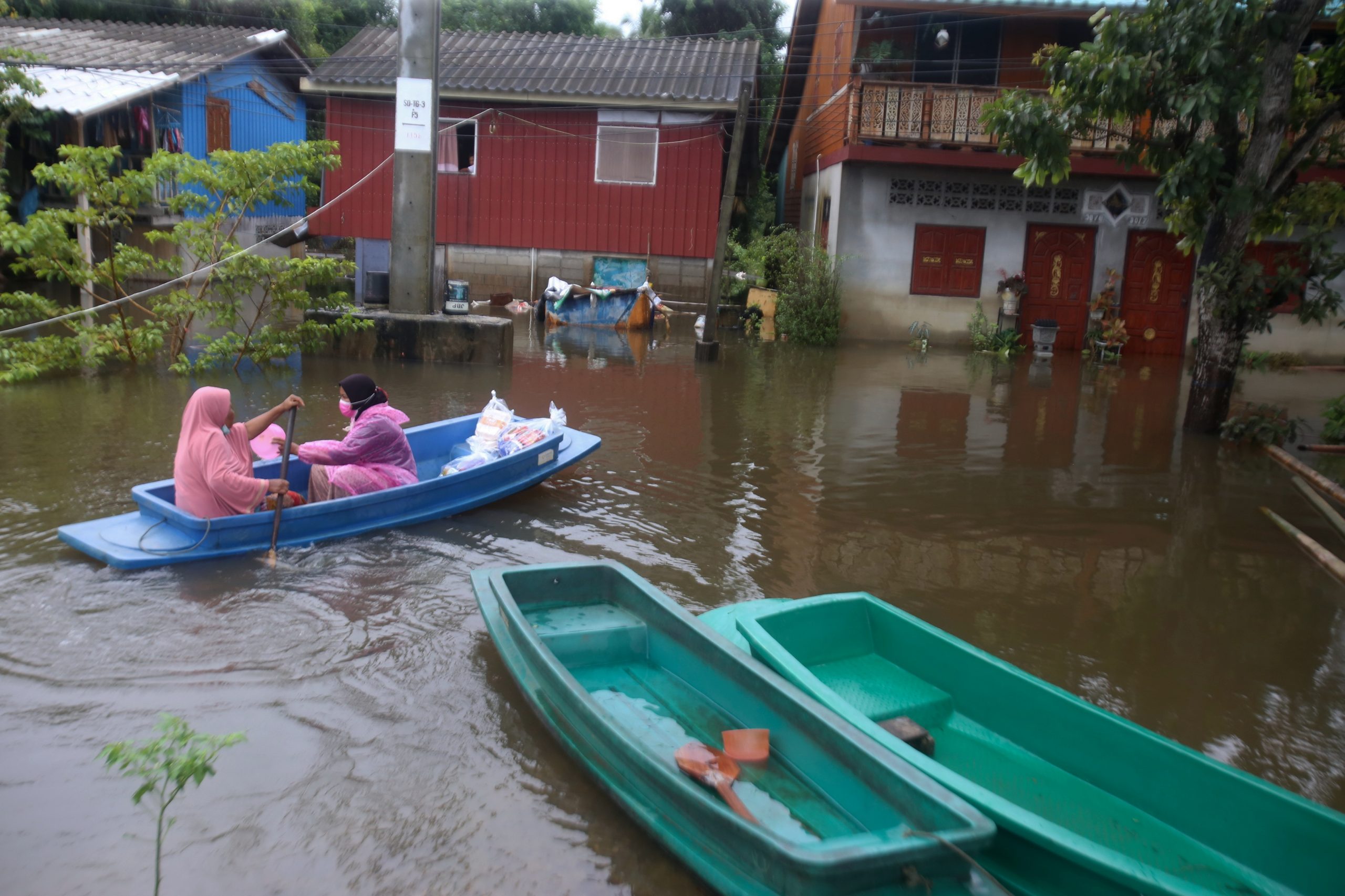 泰国多地遭遇暴风和洪涝灾害5人遇难