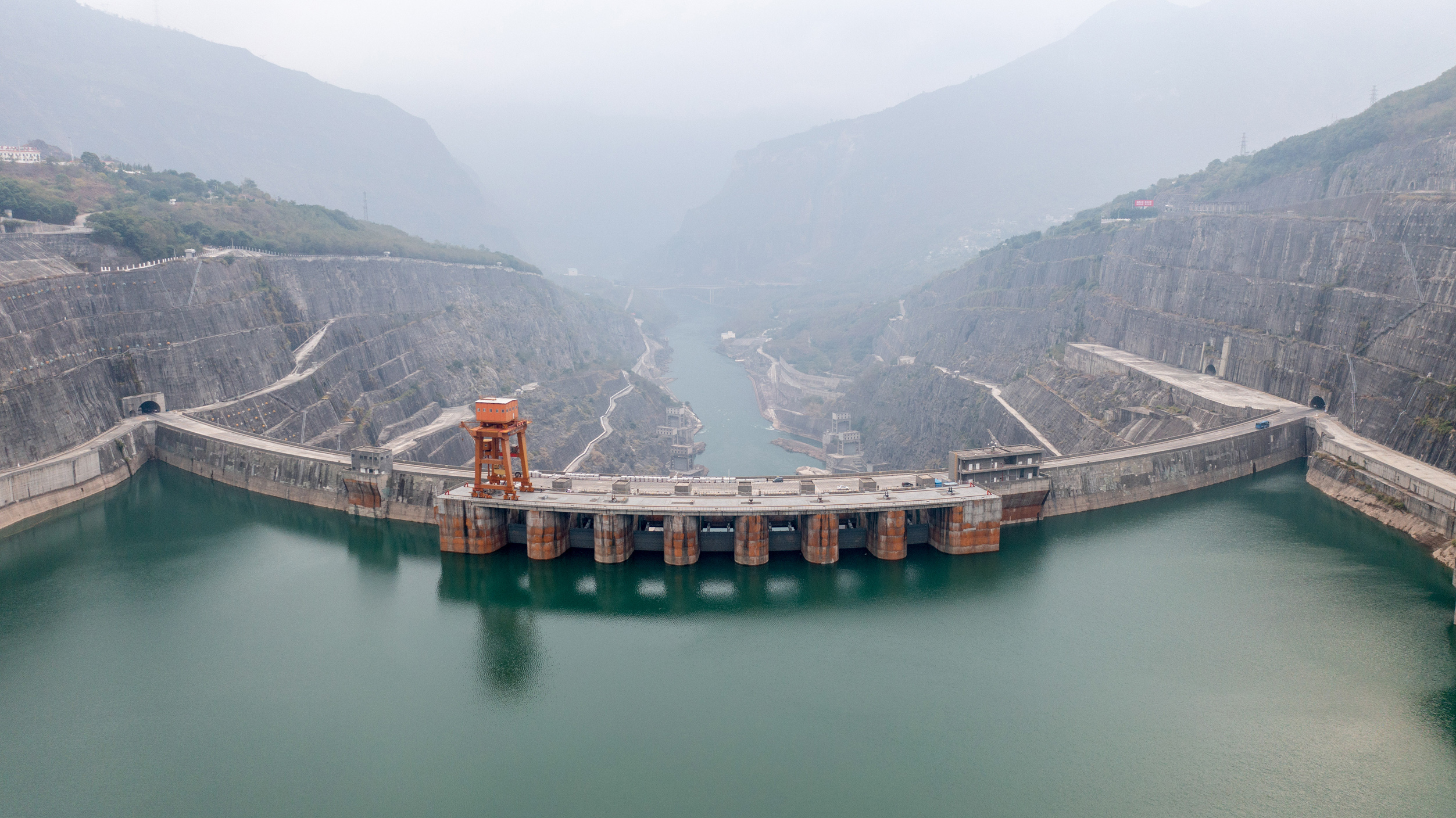 看世界）中国建成世界最大“清洁能源走廊”