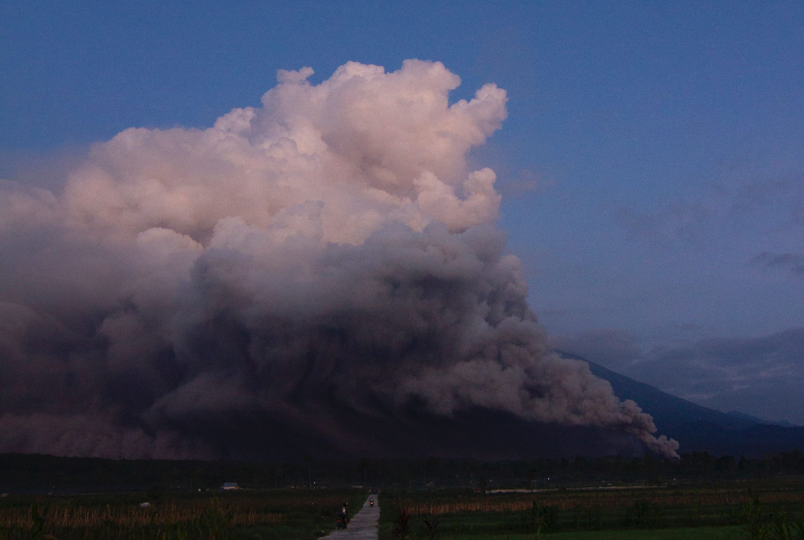 看世界／印尼火山喷发