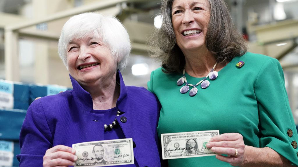 美元钞票首度出现2女性签名 象征向平等包容持续迈进