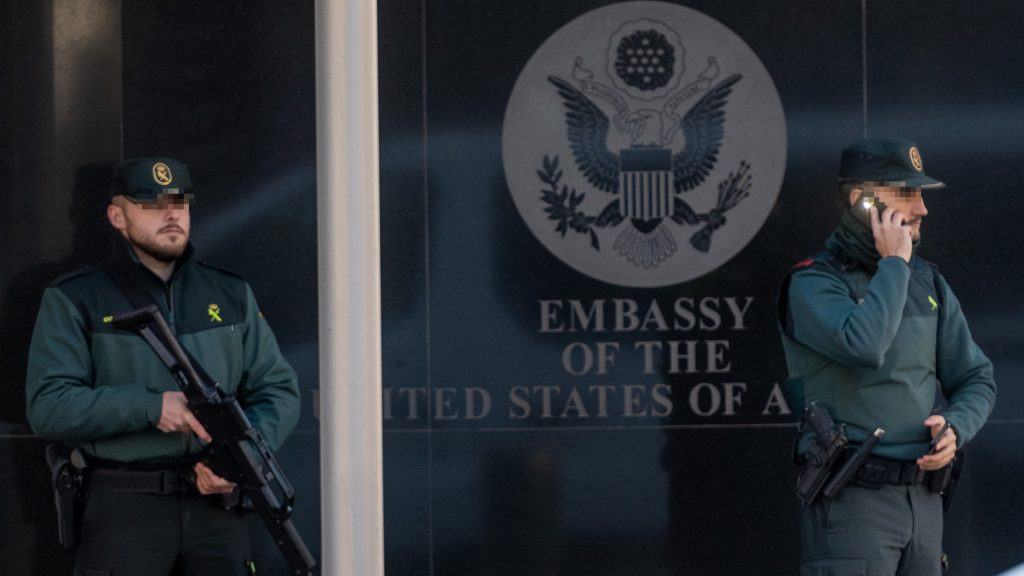 西班牙惊见第6件邮包炸弹 美国大使馆遭锁定