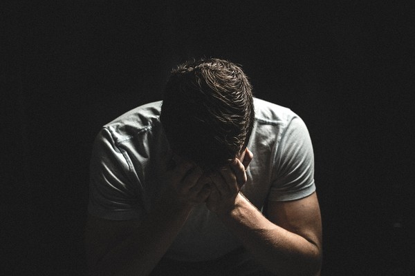 研究：疫情加剧中年男性罹患抑郁症风险