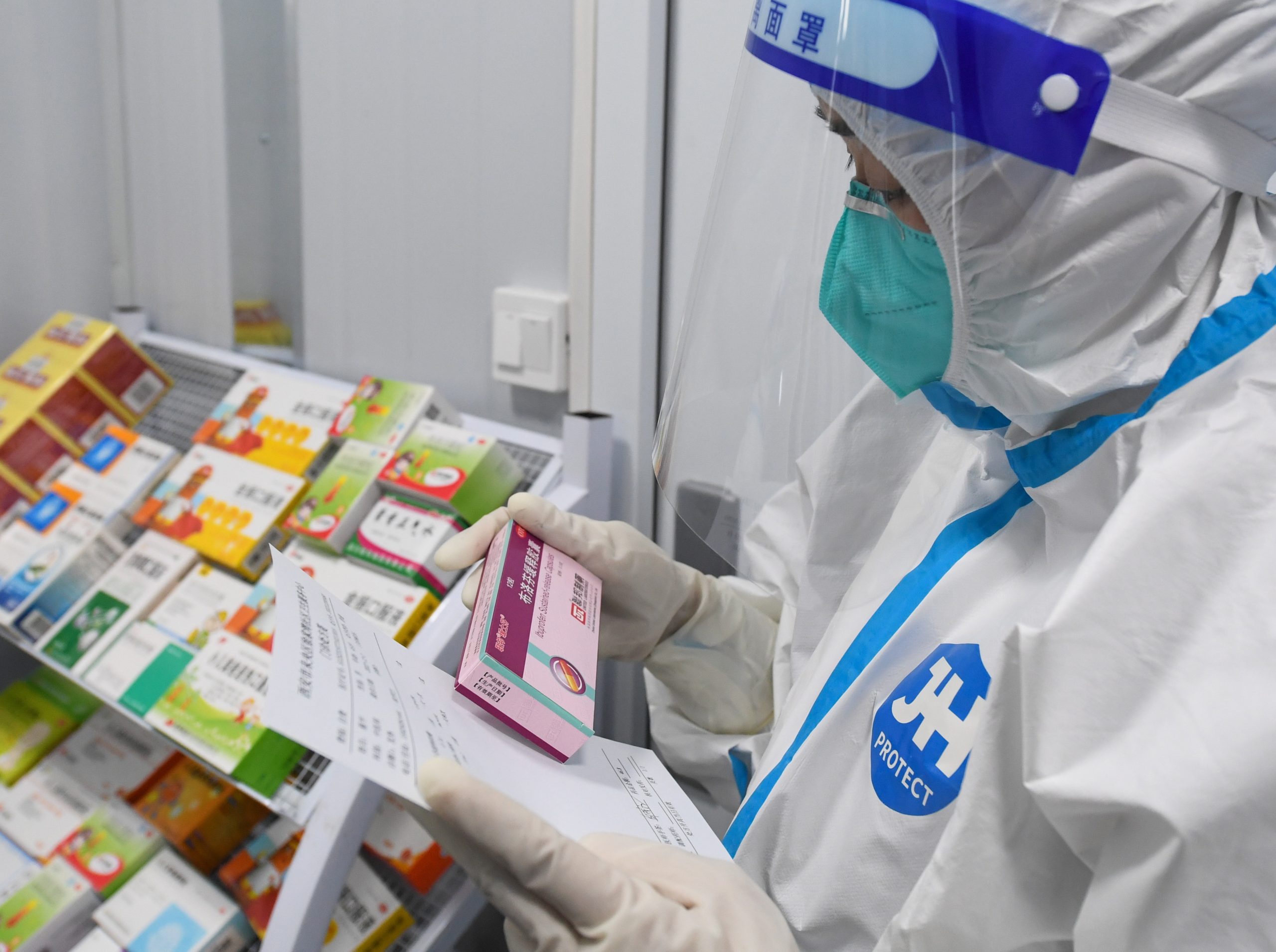 确保重点药品供应充足 中国征用各地医疗用品生产