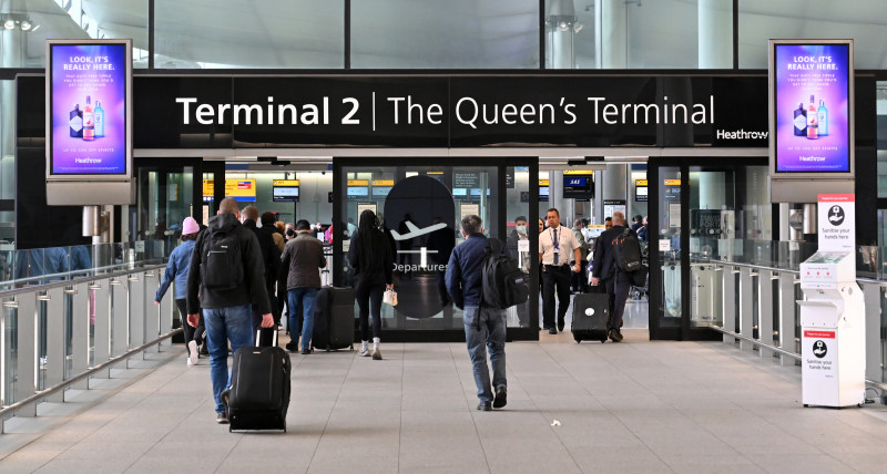英国机场明年中放宽随身行李携带液体限制
