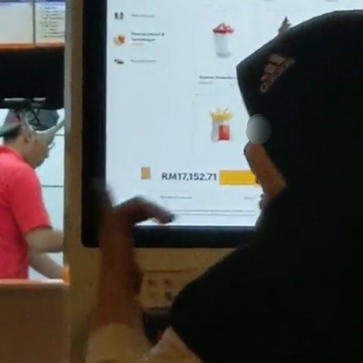视频|小孩自助点餐机乱下单 网惊： “在麦当劳点了逾1.7万！” 