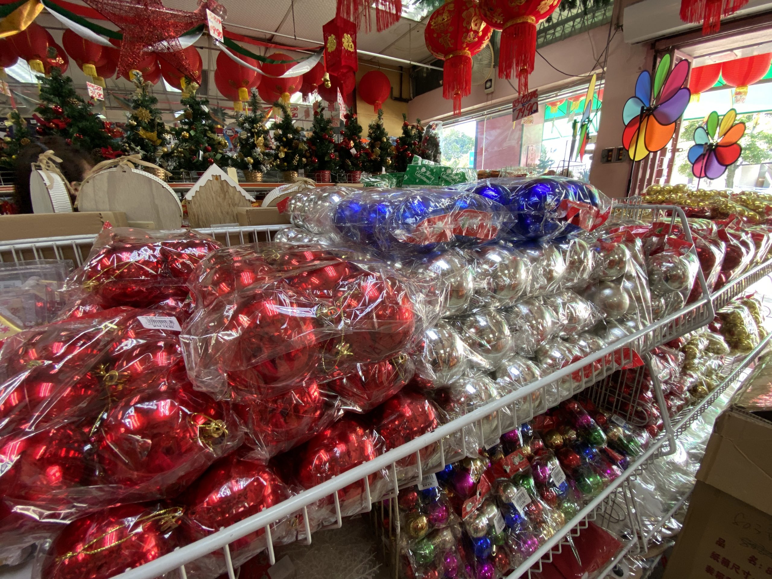 （大北马）圣诞农历新年将至 消费者重回实体店购物