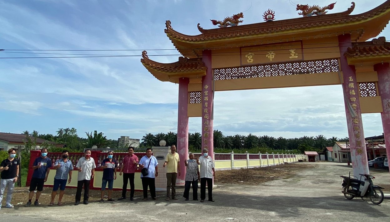 （大北马）槟榔东海玉帝宫及振华学校围篱笆粉刷，迎接威北生态旅游中心开幕。