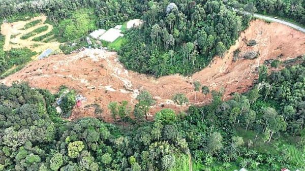 Batang Kali landslide: 8 killed, 60 rescued so far
