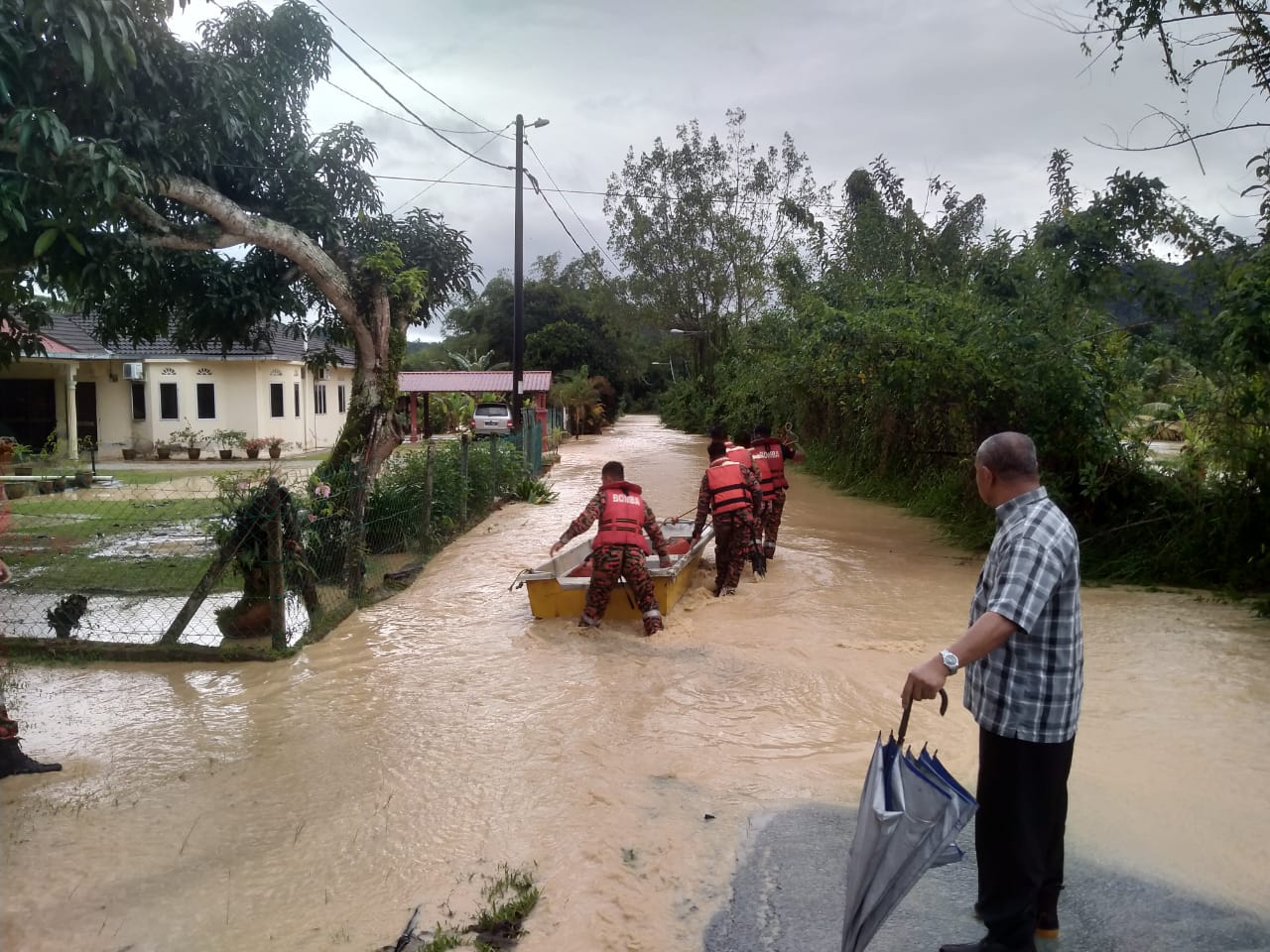 NS芙蓉／大雨淹水 班底路传灾情，至少57人受困
