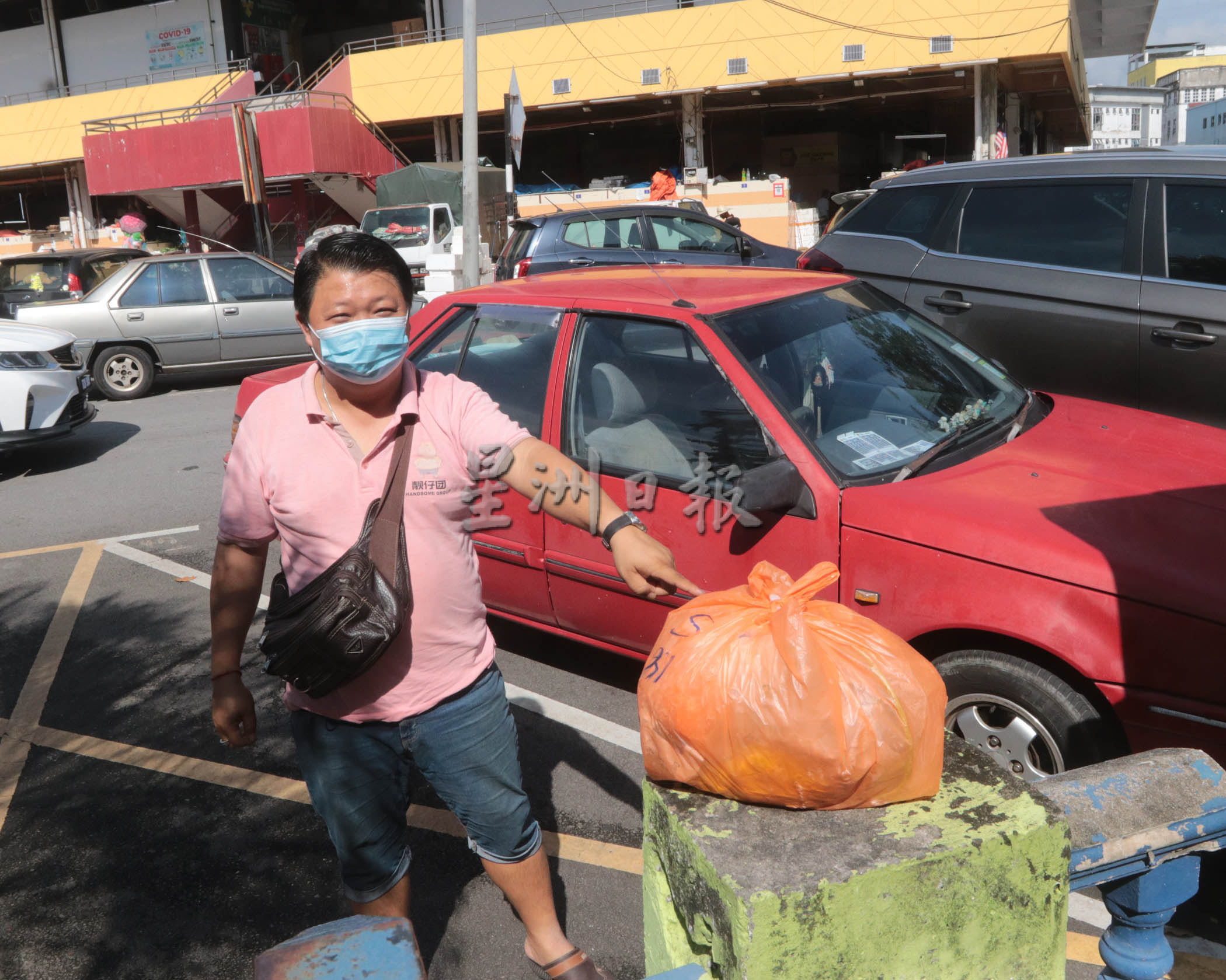 NS芙蓉：芙蓉公市没有公共垃圾桶，以致角落处处是垃圾