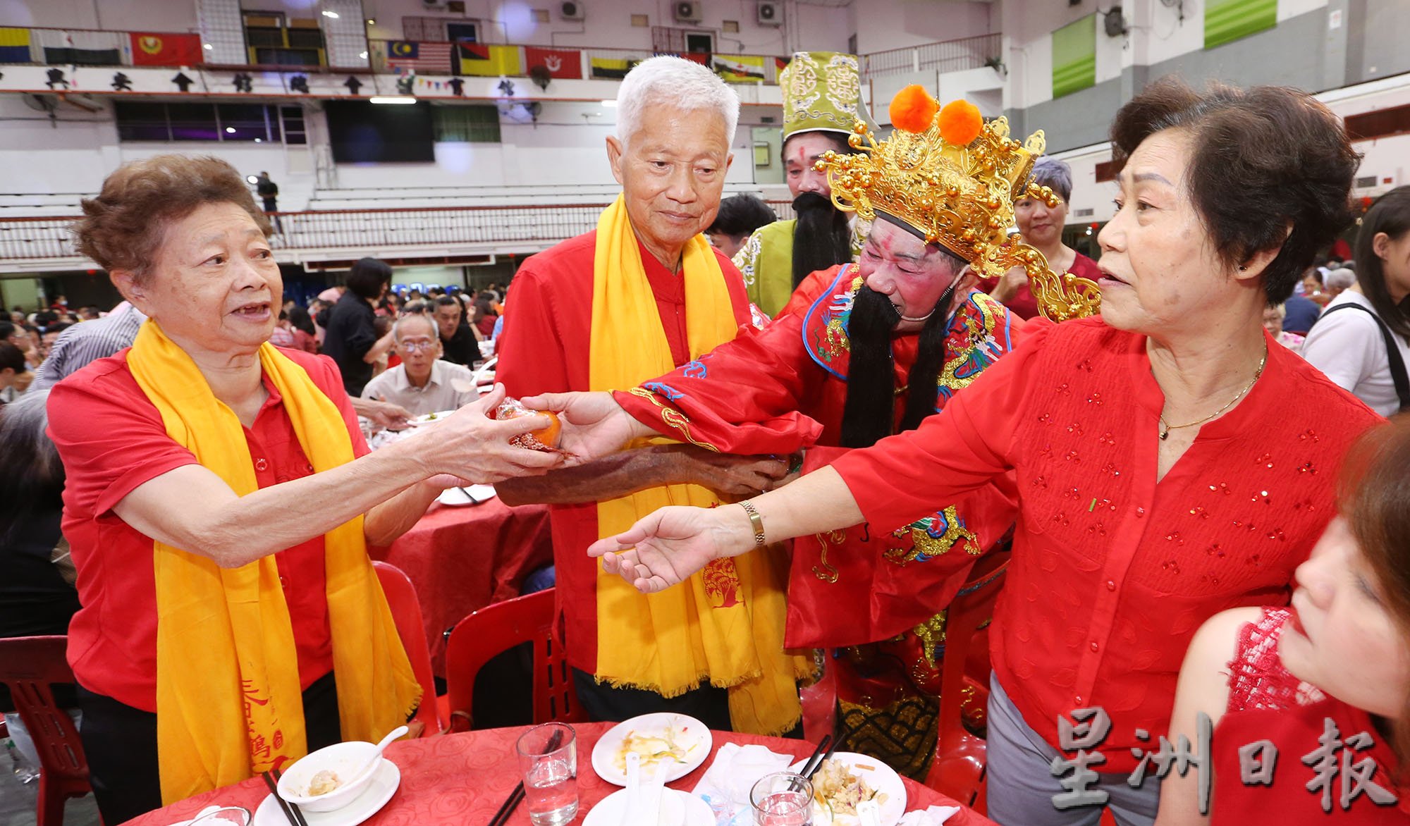 120老宝宝欢聚 松鹤之夜福气满满