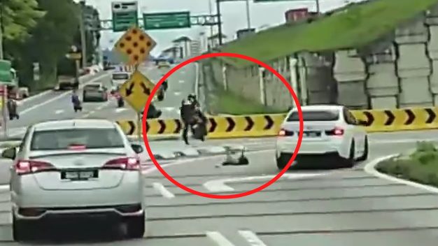 视频 | 摩托车失控碰撞轿车 小童被抛跌險送命