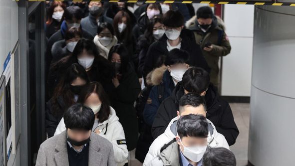 韩国撤大部份地方室内口罩令 公交等4高危场所例外