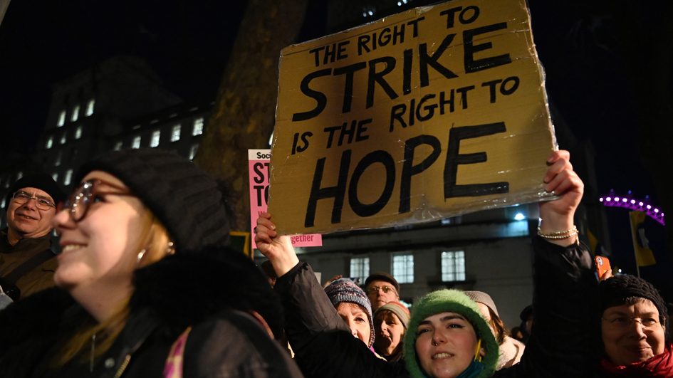 英国教师2月1日罢工 逾2万学校将受影响