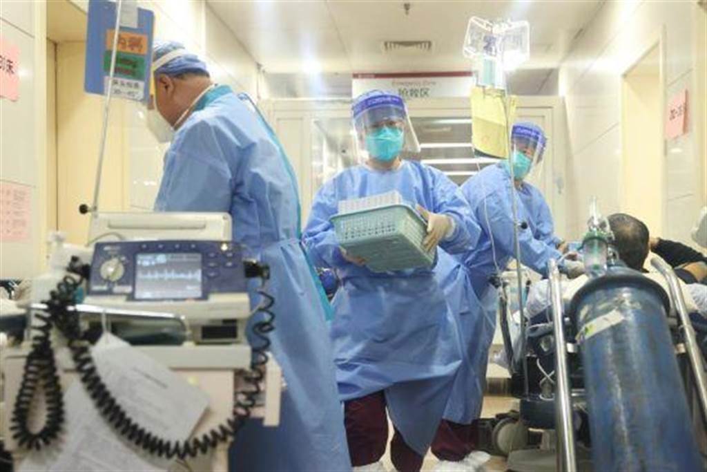 中国公布冠病数据 小年夜至初五6364人“在院死亡”
